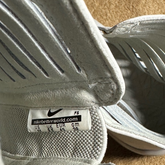 Nike Wedge Sandals - Picture 5 of 7